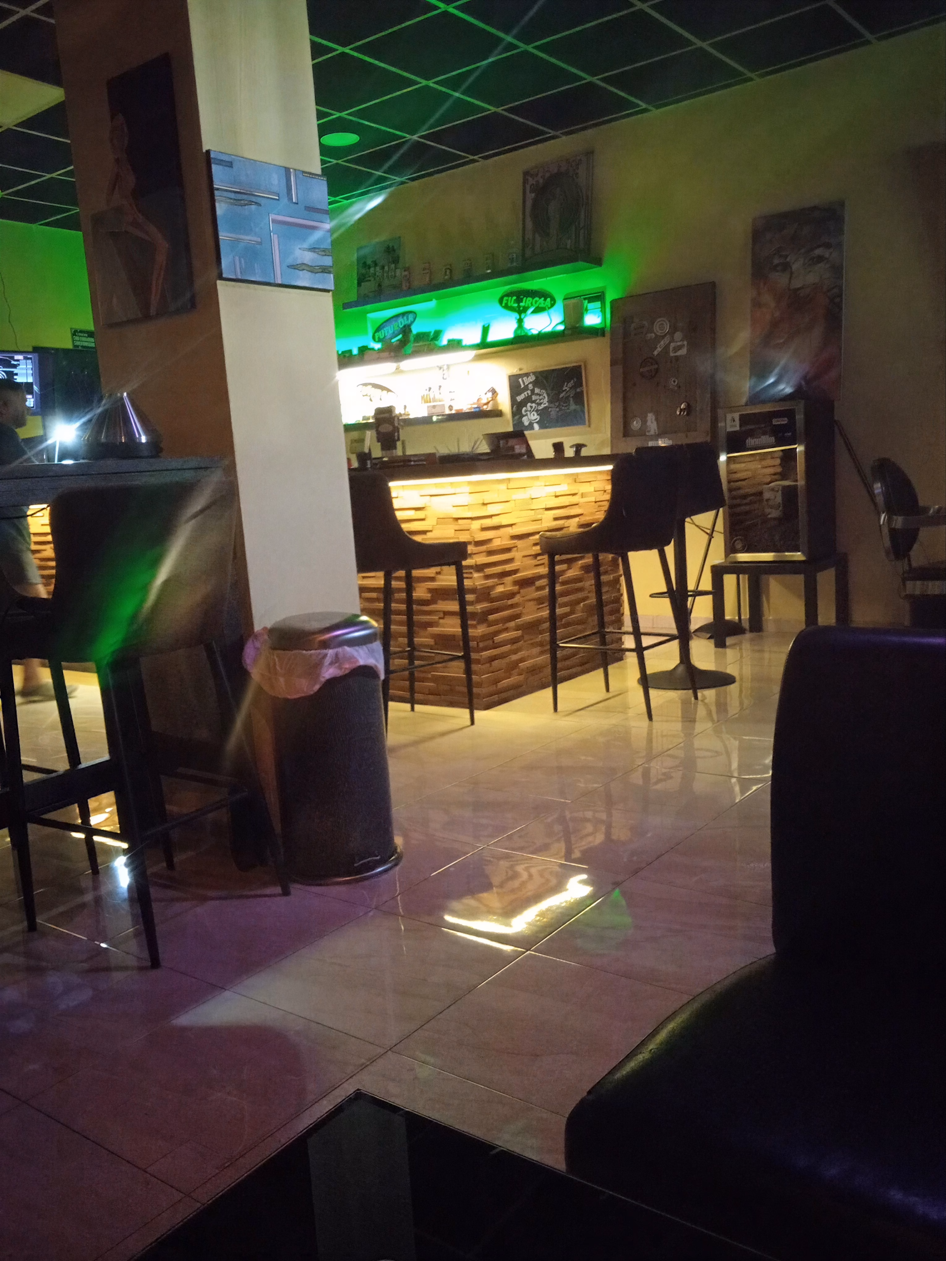 HowHi Social Club